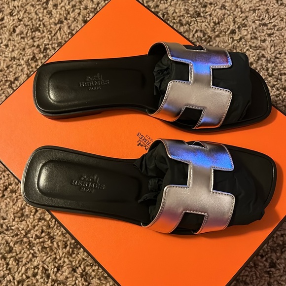 Hermes Oran Sandals - Picture 7 of 15